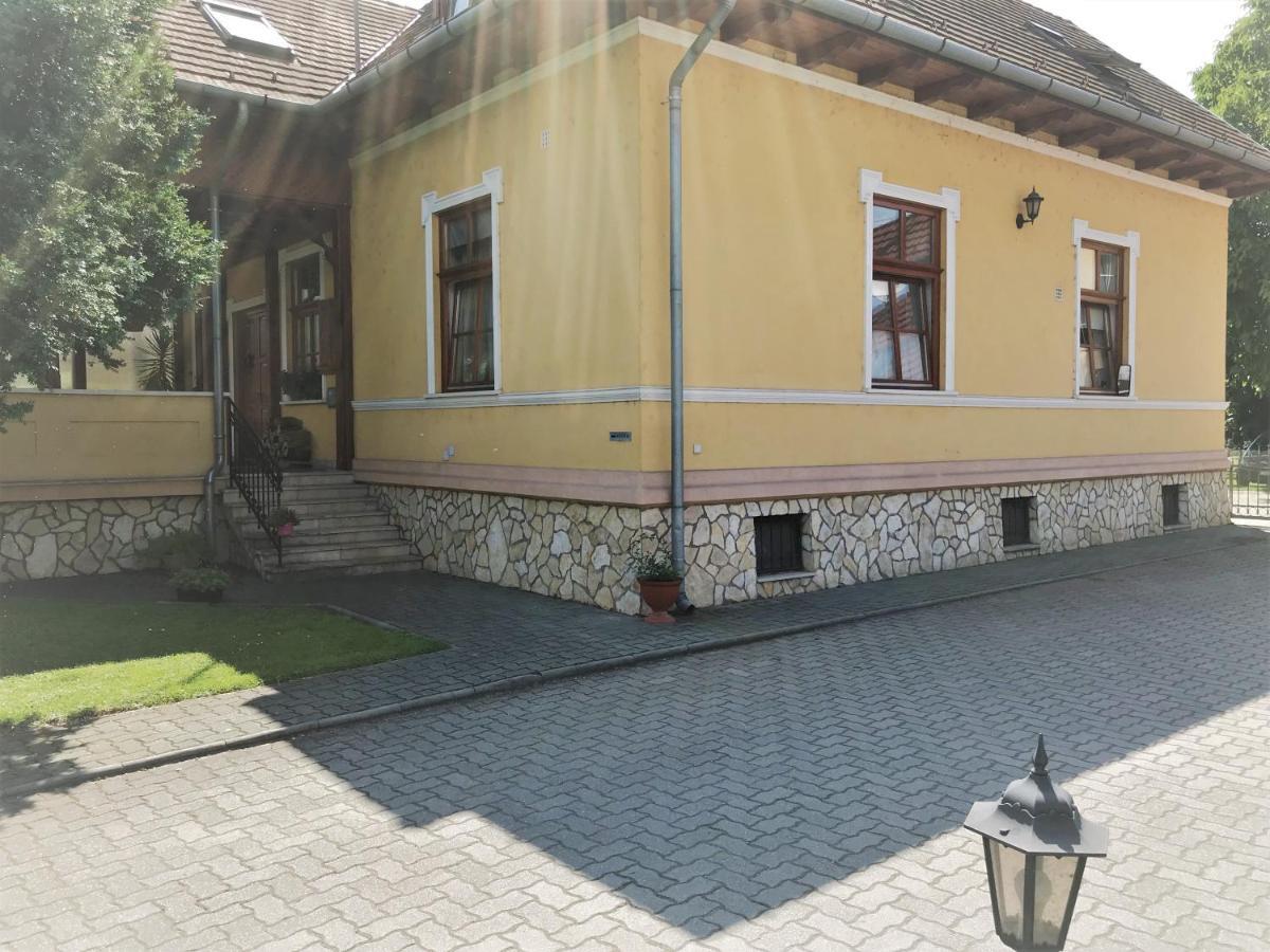 Hotel Szent Istvan Fogado Nagymaros Exterior foto